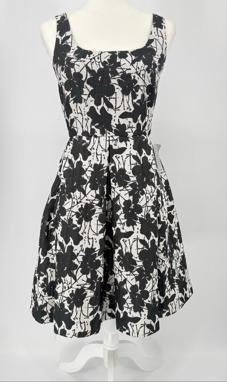 Taylor NWT Black White Floral Fit Flare Midi Dress Pockets Size 2 Nordstrom